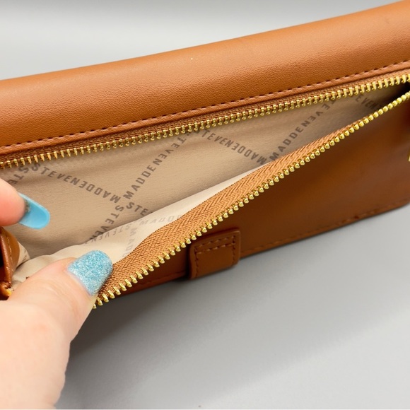 Steve Madden Tan Wallet – Snap Closure, Card Slots, Zip Pocket – Great Shape - Picture 7 of 12